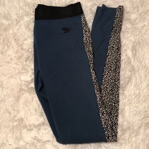 NIKE LOGO LEGGINGS